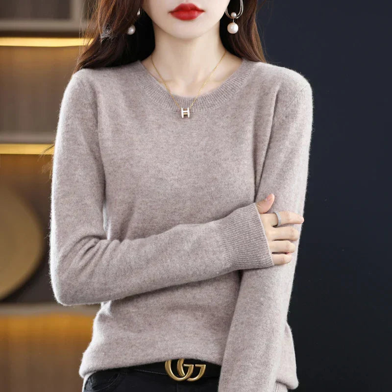 Soft & warm premium women's crewneck sweater, perfect for elegant everyday wear.