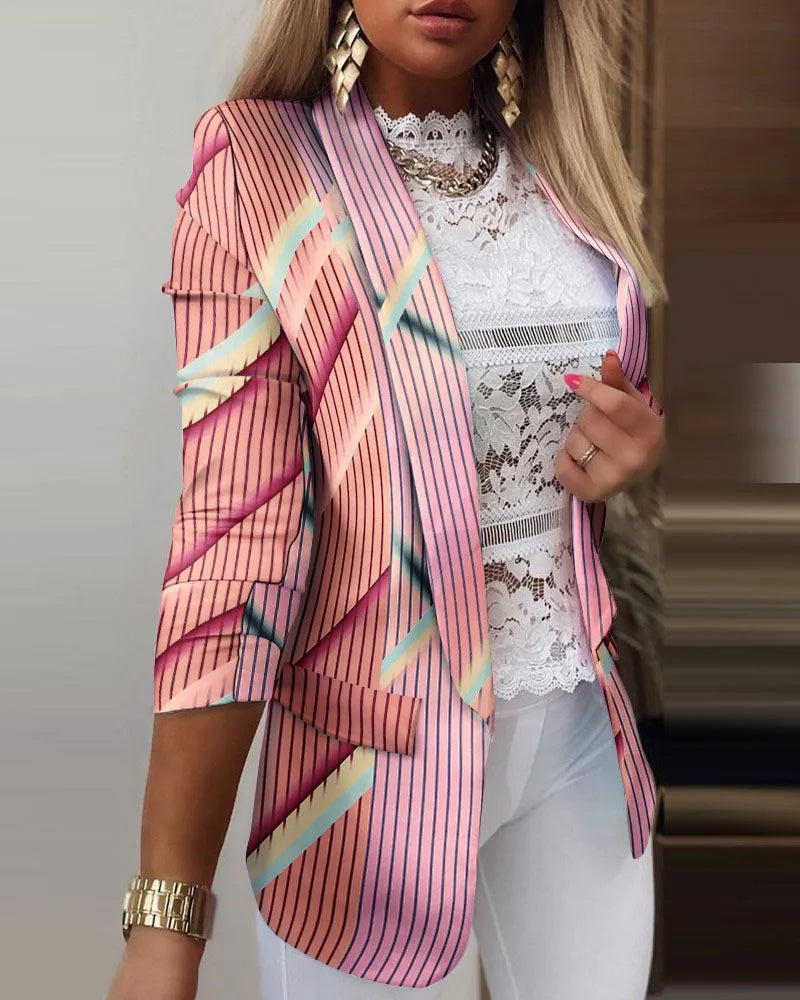 Casual women's printed blazer with 3/4 sleeves & open front. Effortless statement piece for versatile daily wear.