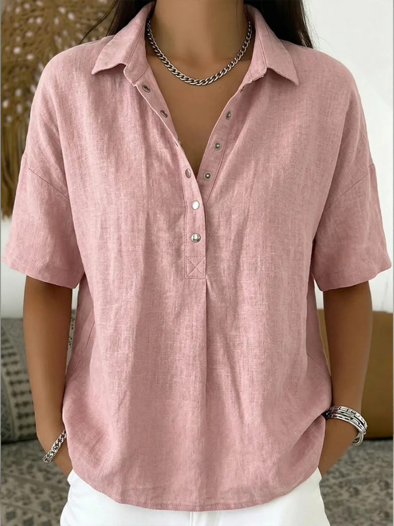 Comfortable women's relaxed fit collar shirt. Stylish short sleeve button-down blouse, ideal for everyday wear.