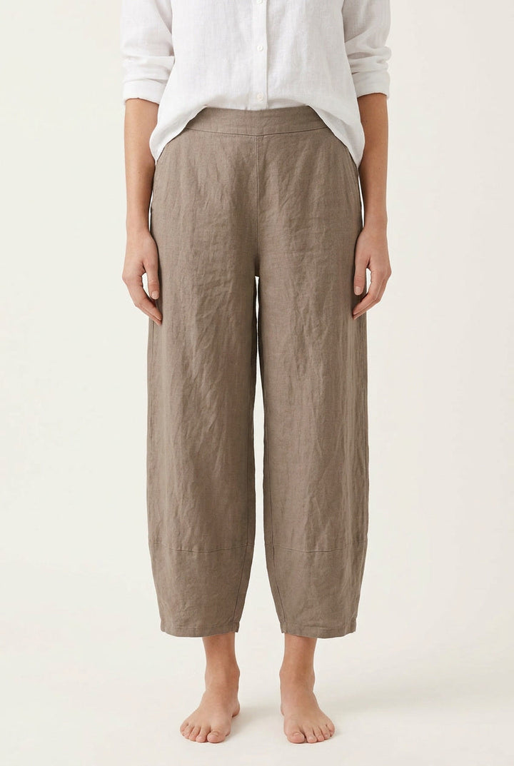 Women's relaxed fit linen leisure pants, perfect for comfortable everyday style.