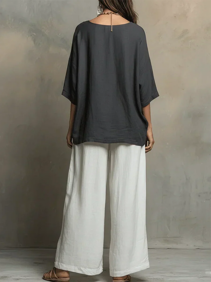 Casual women's relaxed fit shirt & pants set. Ideal comfortable clothing for summer vacations.