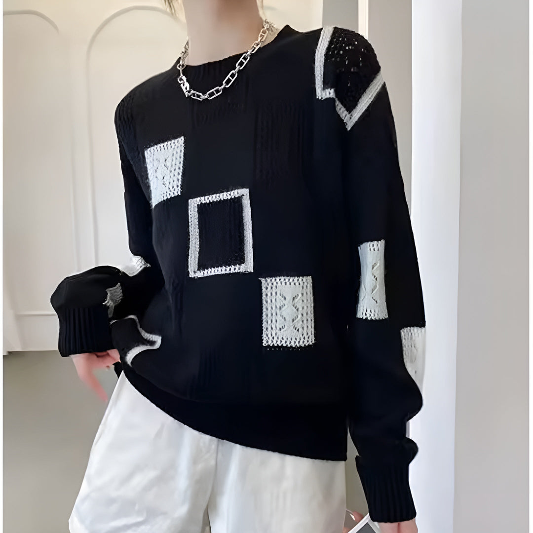 Lightweight crew neck women's top with a relaxed fit, suitable for casual spring outfits