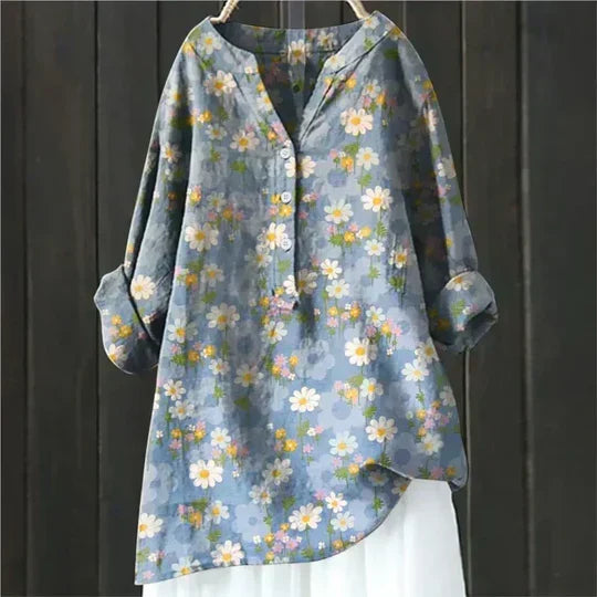 Chic women's relaxed fit blouse, versatile for effortless summer fashion.