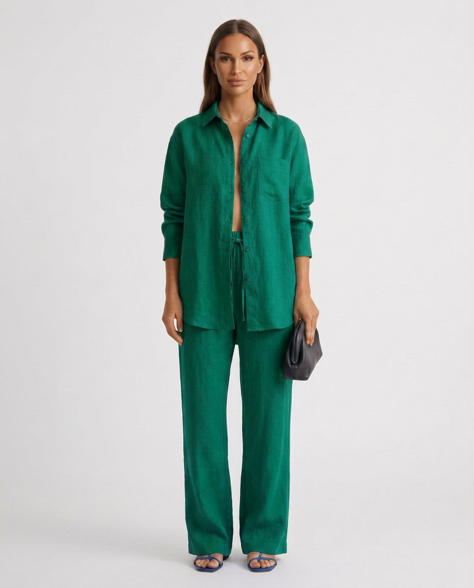 Summer outfit women's relaxed two-piece lounge set, ideal for casual comfort and versatile wear.