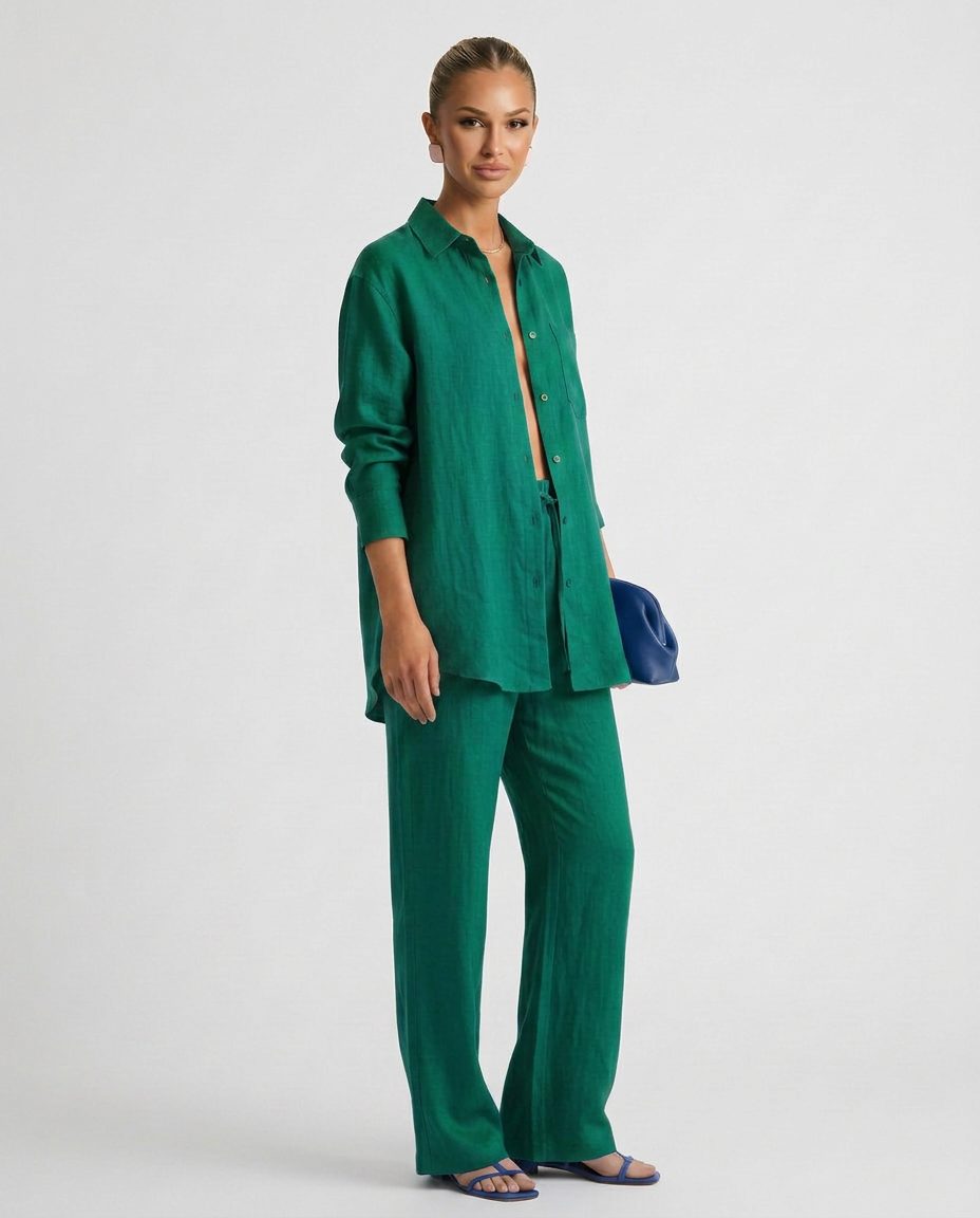 Relaxed fit women's two-piece set, a versatile lounge outfit for casual and comfortable wear.