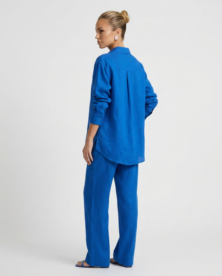 Versatile women's matching set: a relaxed two-piece lounge outfit for spring and summer fashion.