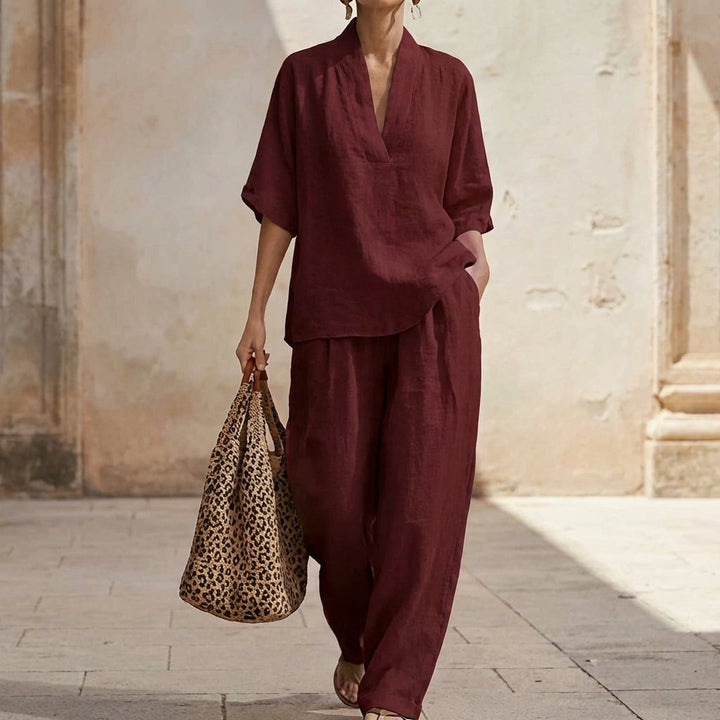 Chic women's 2-piece set: relaxed v-neck top & wide-leg pants. Versatile for summer outfits & travel wear.