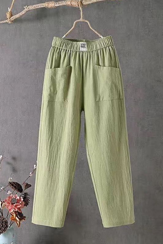 Versatile women's wide-leg pull-on pants, ideal for comfortable and chic everyday wear.