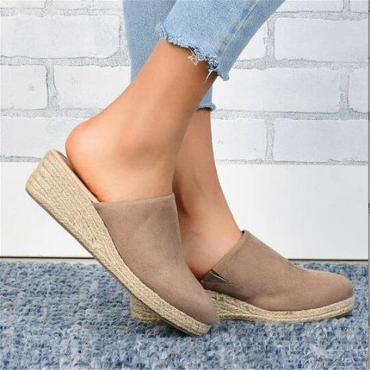 Chic retro wedge sandals for women, combining fashion and comfort for summer daily wear.