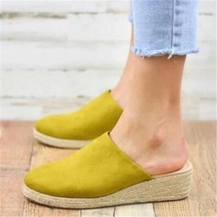 Casual slip-on wedge sandals for women, retro chic design, perfect for everyday summer comfort.