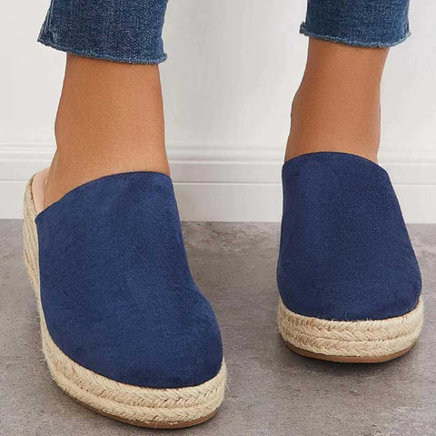 Chic platform wedge sandals for women, perfect for retro fashion and comfortable summer style.