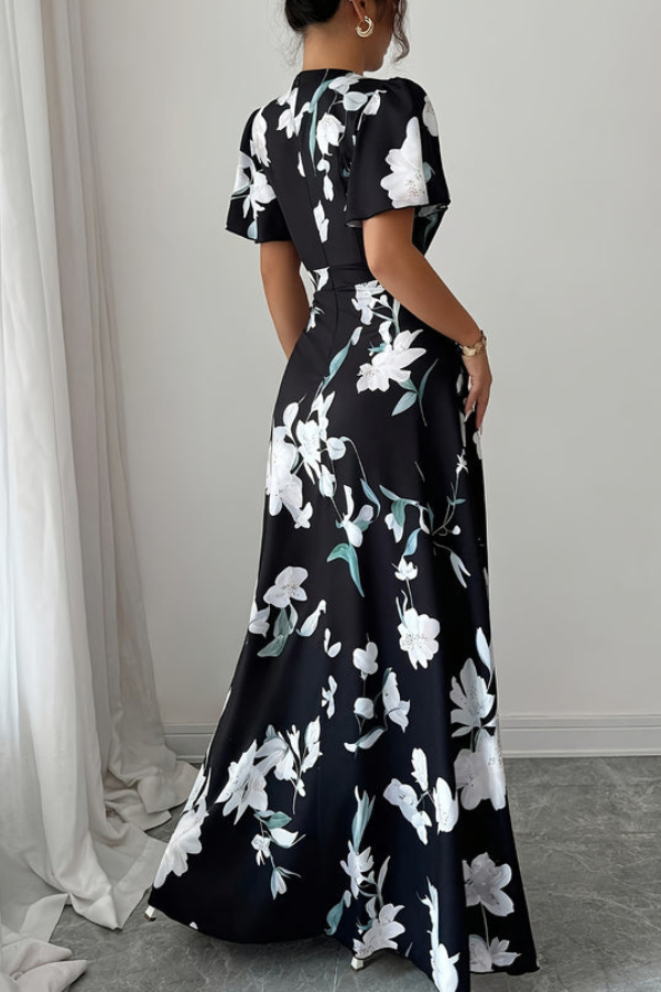Elegant women's retro floral pleated midi dress, versatile for casual chic or vacation outfits.