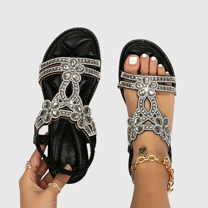 Women's bohemian flat sandals with dazzling rhinestones, ideal for summer.
