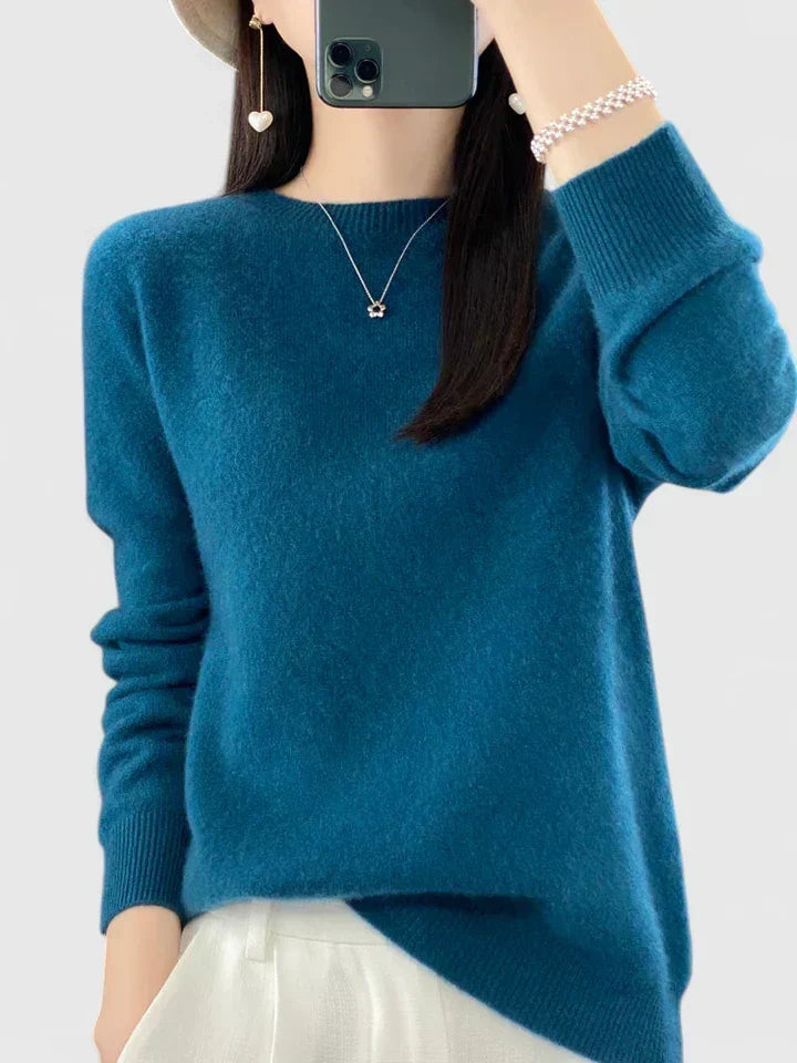 Women's essential pullover sweater, round neck knit for comfortable, versatile layering.