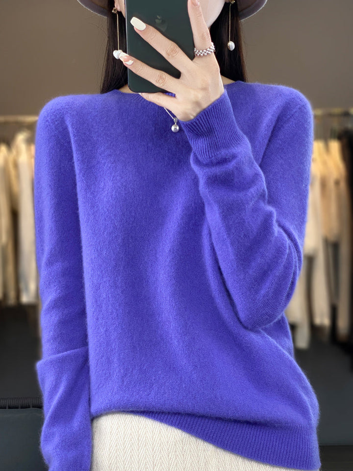 Classic women's round neck sweater, relaxed fit pullover knitwear for versatile styling.
