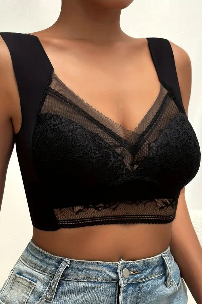 Essential women's seamless comfort bra, wireless and supportive, a staple in everyday lingerie.