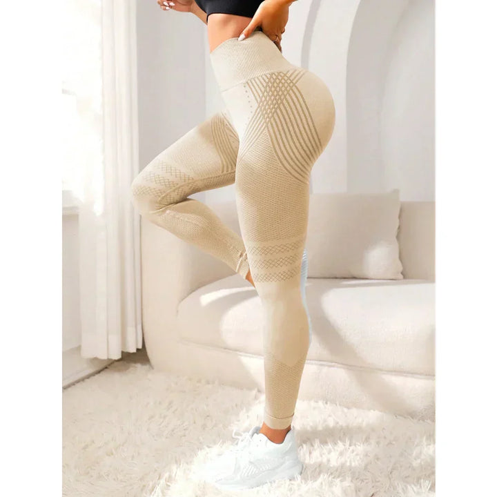 Flattering women's seamless high waist gym leggings. Booty-lifting activewear for comfort.