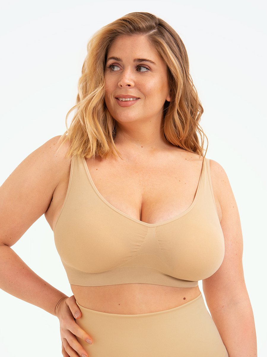 Women's intimates: a supportive, wire-free, seamless sports bra perfect for active lifestyles.
