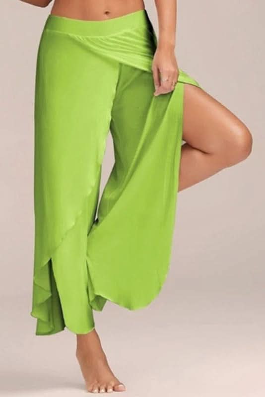 High-waisted yoga pants for women, offering comfort & flexibility for flows, stretches & gym sessions.
