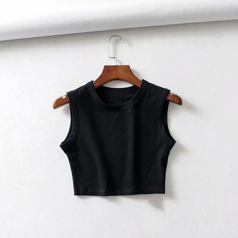 Versatile women's sleeveless crop top. Ideal for summer fashion, casual wear & everyday style.