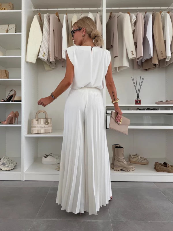 Elegant women's summer matching set with a relaxed fit sleeveless top and stylish wide leg pants.