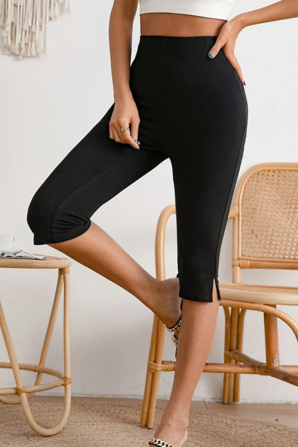 Everyday women's slim fit stretch capri pants, offering ultimate comfort and a sleek, modern look.