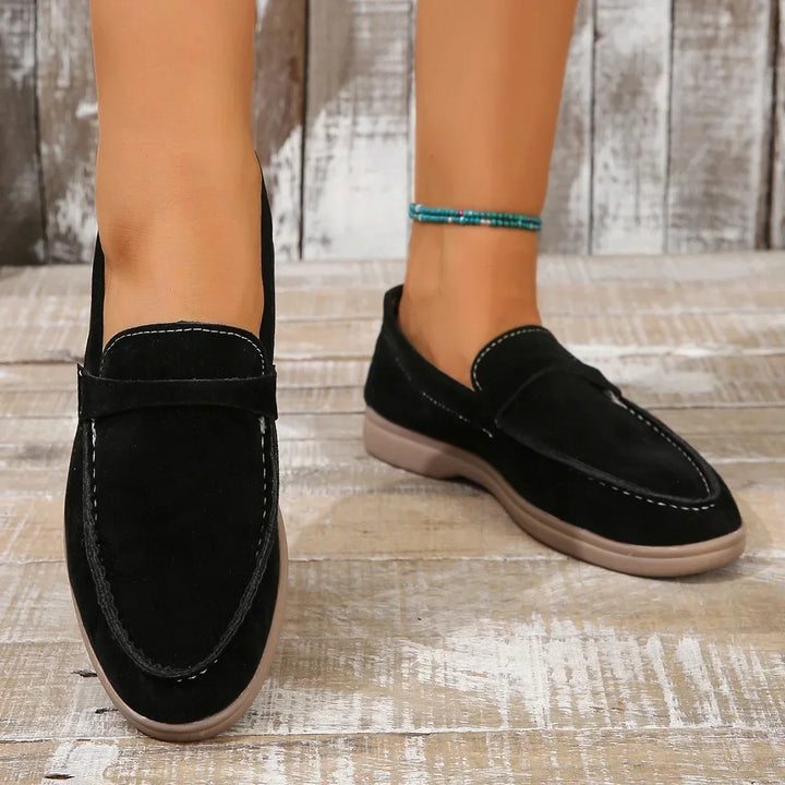 Loafers for women, featuring a comfortable slip-on design and cushioning, ideal for versatile everyday use.