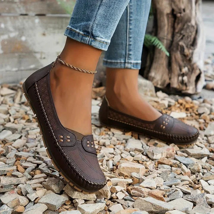 Women's fashionable slip-on loafers, comfortable and versatile flats for all seasons.