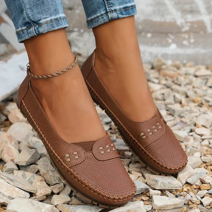 Versatile women's slip-on loafers for spring, summer, and autumn casual wear.