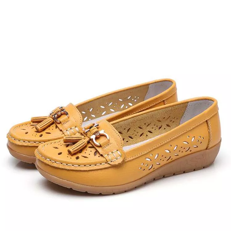 Durable, flexible sole of women's soft moccasin sandals, ensuring breathable comfort for walking.