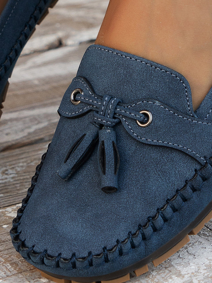 Stylish women's loafers, vintage-inspired for an elegant, comfortable look.