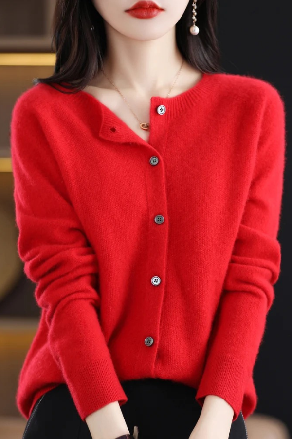 Casual women's soft long button-front cardigan, perfect everyday comfort for layered looks.