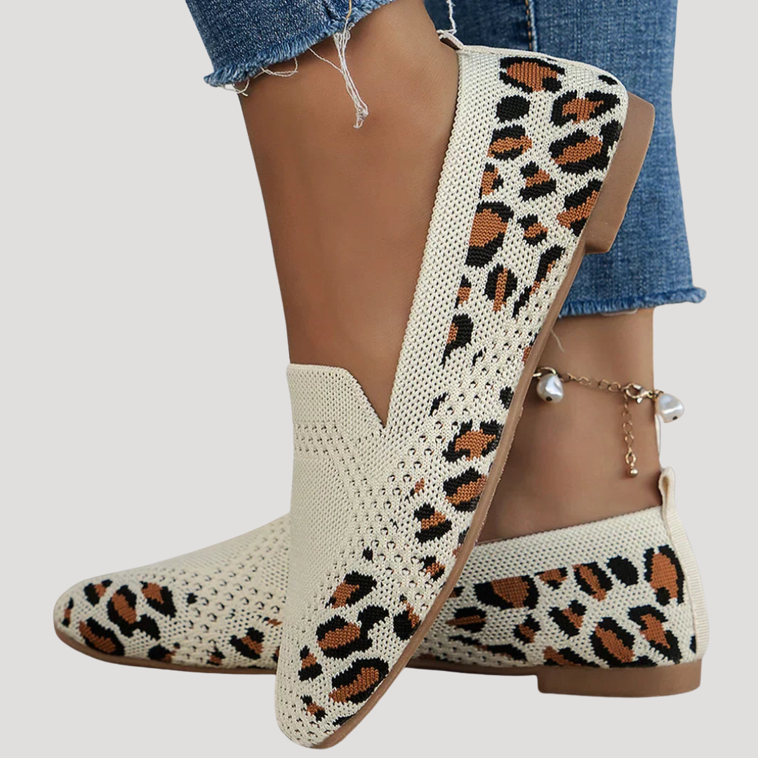 Casual square toe slip-on flats for women, breathable fabric, comfortable for everyday spring/summer.