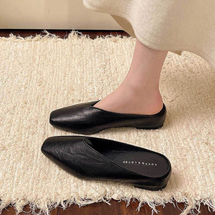Versatile women's slip-on flats featuring a contemporary square toe, great for all seasons.