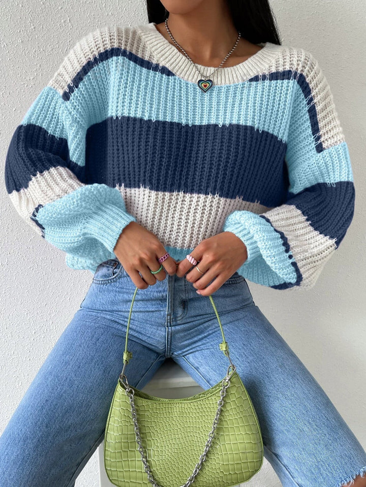 Soft women's striped sweater, ideal for comfortable daily wear and layering