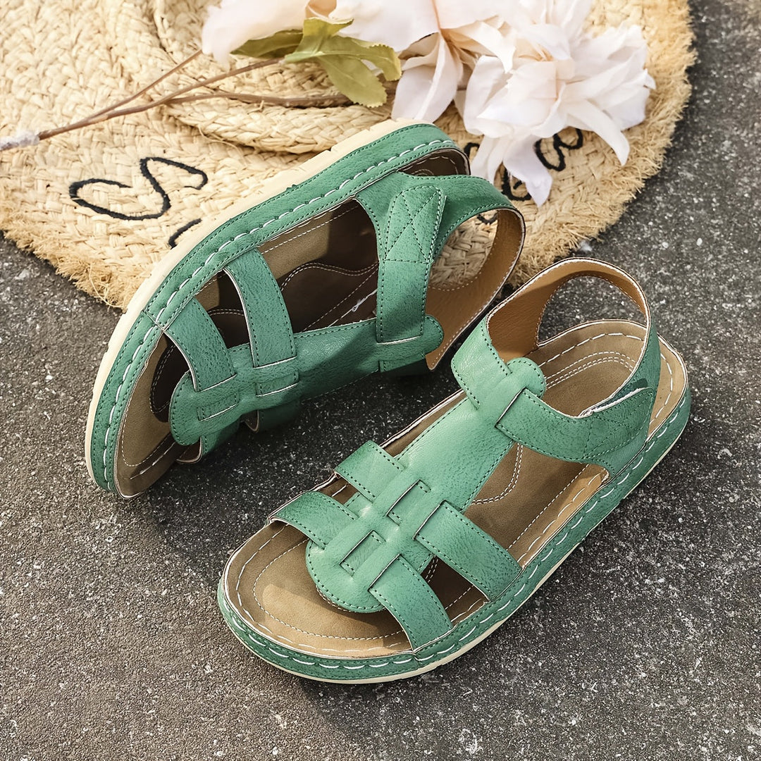 Women's stylish casual sandals in versatile design, perfect for summer fashion & everyday comfort.