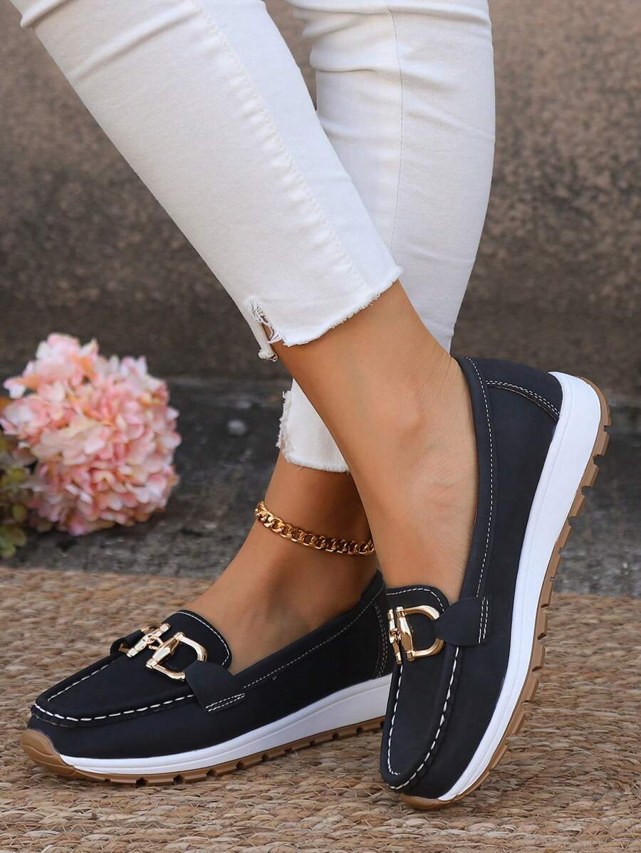 Comfortable women's flatform loafers with gold chain detail. Casual slip-on round toe shoes for versatility.