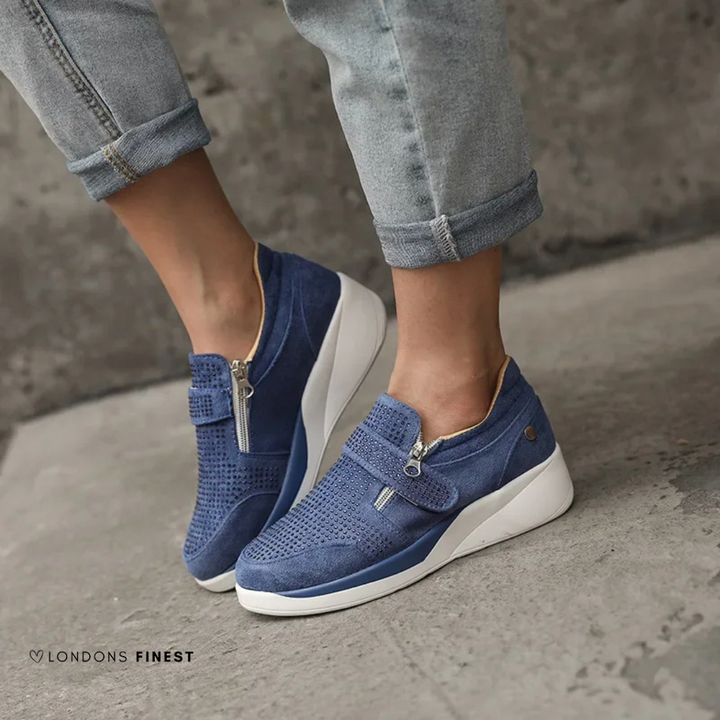 Casual women's footwear: supportive sneakers featuring premium cushioning & arch support for ultimate comfort.