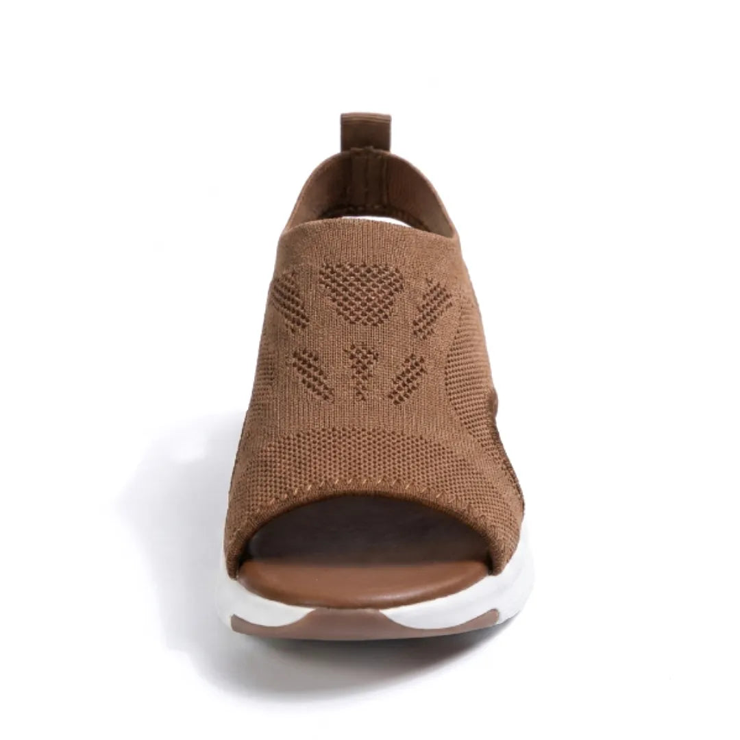 Open-toe women's walking sandals with stable support, ideal for summer activities.