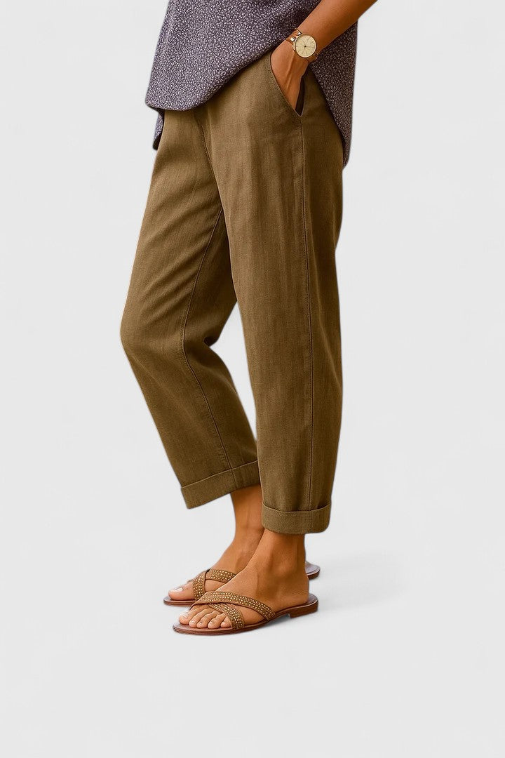 Elegant women's tailored ankle pants, straight leg style, practical pockets, ideal for everyday smart casual.
