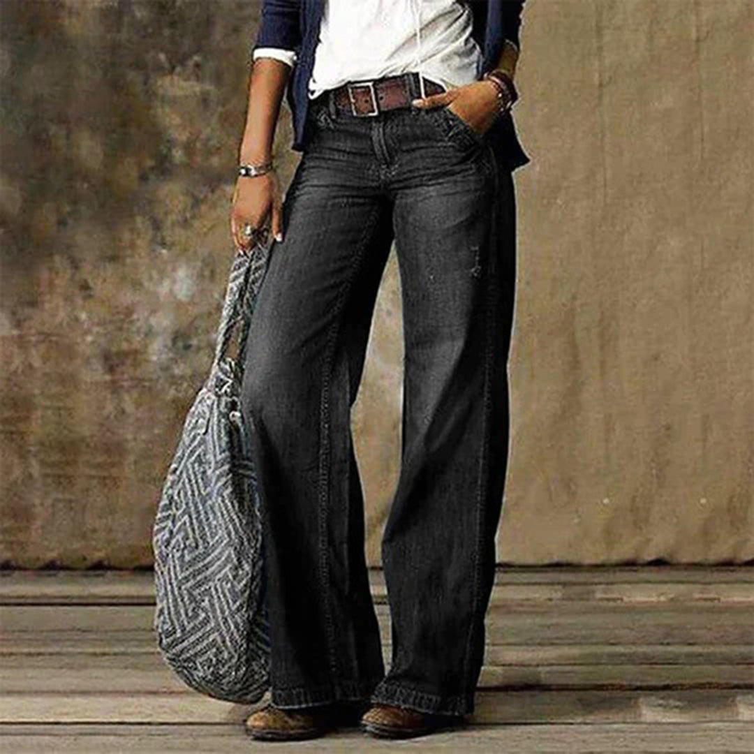 Chic women's high-waisted wide-leg jeans, a trendy and comfortable choice for a modern casual style.
