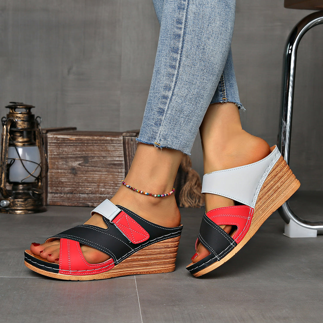 Lightweight women's two-tone wedge slides, ultimate summer comfort.
