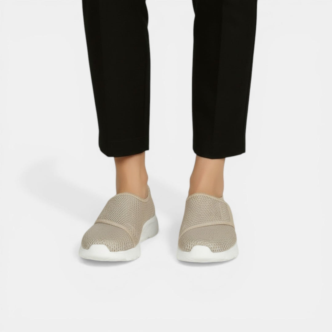 Breathable women's walking shoes, ultra lightweight design and orthopedic support for all-day comfort.