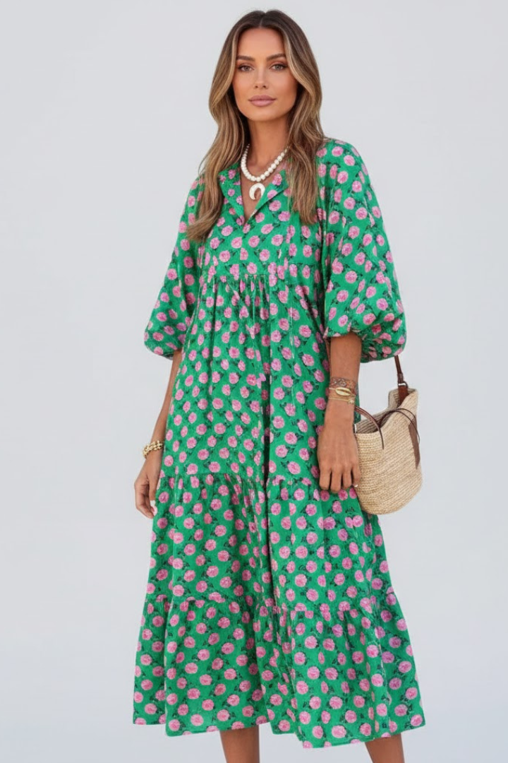 Beautiful flowy V-neck short sleeve maxi dress for women, ideal as a comfortable and stylish summer dress.