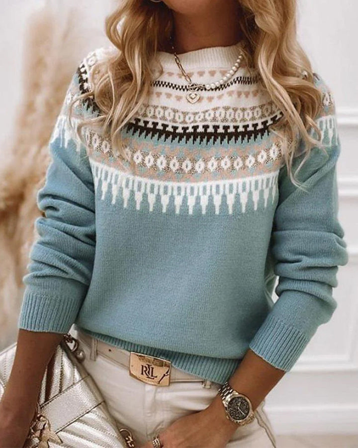 Women's warm knit sweater, relaxed fit, perfect for comfortable everyday fashion and casual wear.