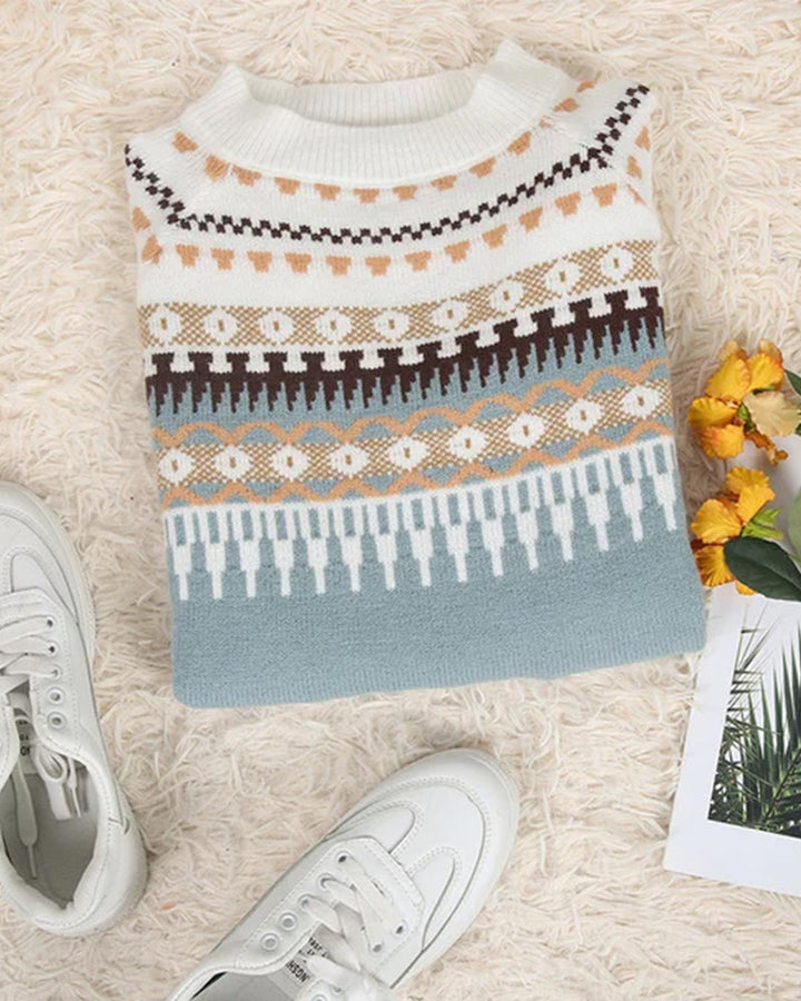 Soft knit women's sweater with a relaxed fit, warm and comfortable for everyday fashion and casual styling.