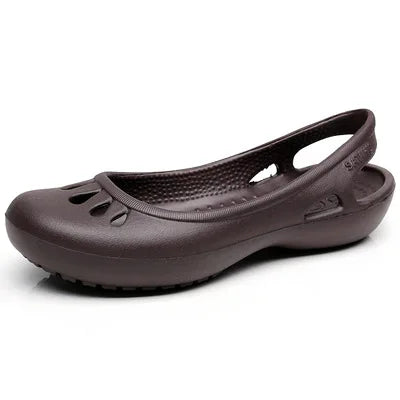 Women's stylish open-toe flat jelly sandals, perfect waterproof choice for summer holidays.