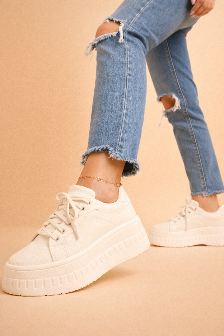 Versatile women's platform sneakers, light grey, with a supportive cushioned sole. Perfect for comfortable everyday style.