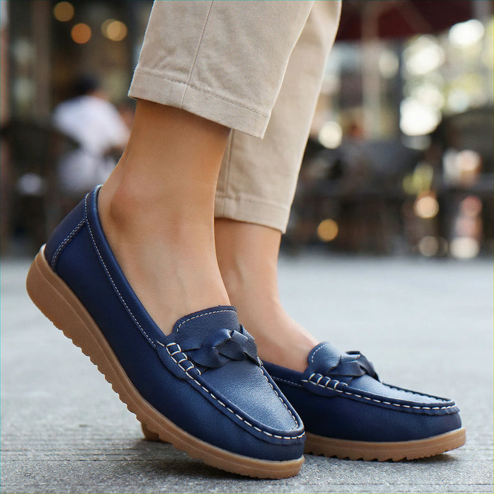 Comfortable women's orthopedic loafers, wide fit, arch support for daily wear.