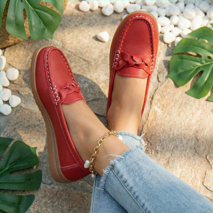 Elegant women's wide fit loafers, orthopedic, arch support for all-day comfort.